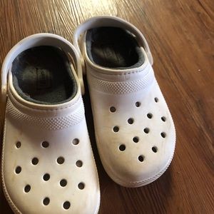 White fuzzy crocs
